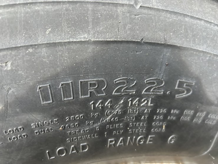 2001-freightliner-fl80-image-42