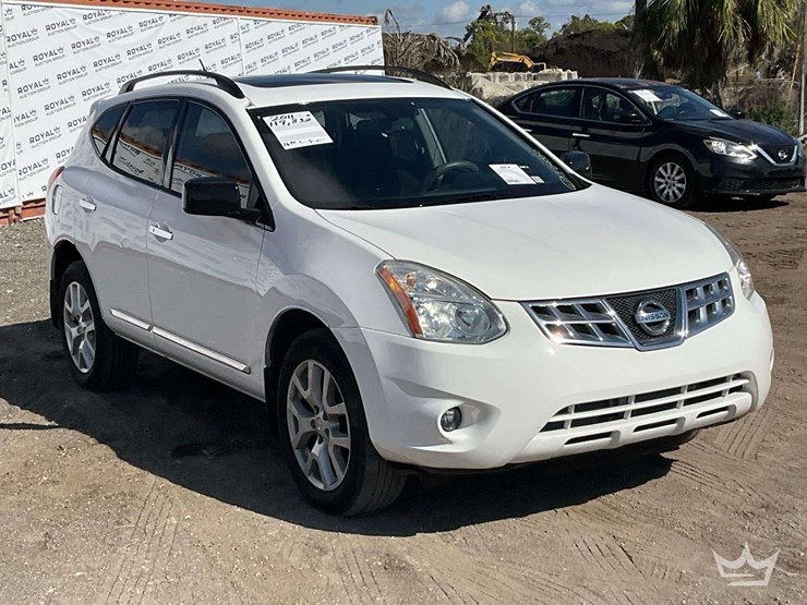 2011-nissan-rogue-image-2