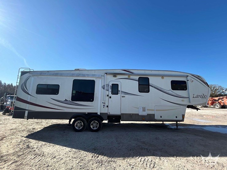2013-keystone-laredo-la329re13-37ft.-t/a-fifth-wheel-travel-trailer-image-53