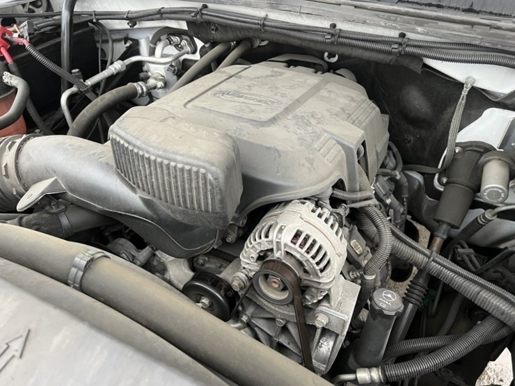 2012-gmc-sierra-utility-truck-image-12