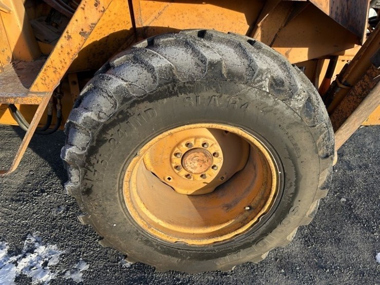 1976-case-580c-image-11