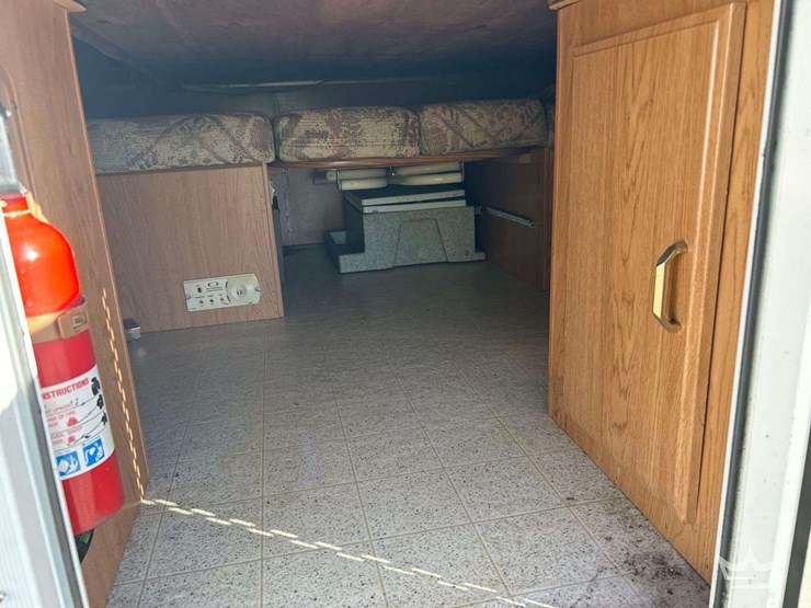 rockwood-freedom-pop-up-camper-image-7