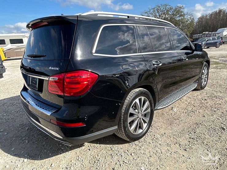 2013-mercedes-benz-gl450-image-3