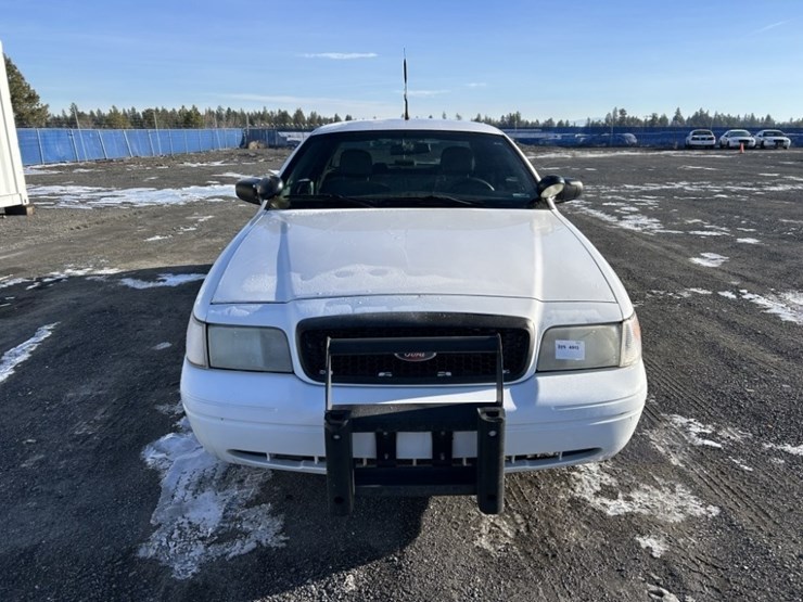 2009-ford-crown-victoria-sedan-image-8