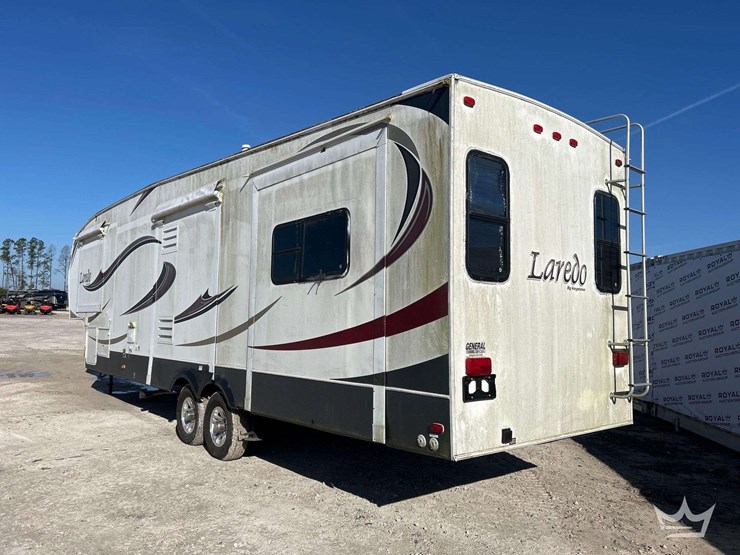 2013-keystone-laredo-la329re13-37ft.-t/a-fifth-wheel-travel-trailer-image-4