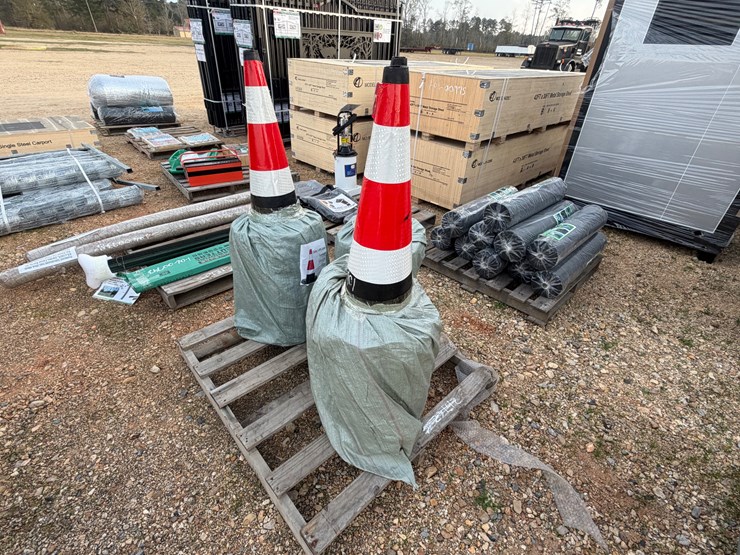 #8068-•-3-packs-of-fluorescent-safety-traffic-cones-image-4