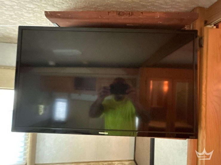 2004-winnebago-adventurer-38g-38ft.-class-a-motorhome-image-72