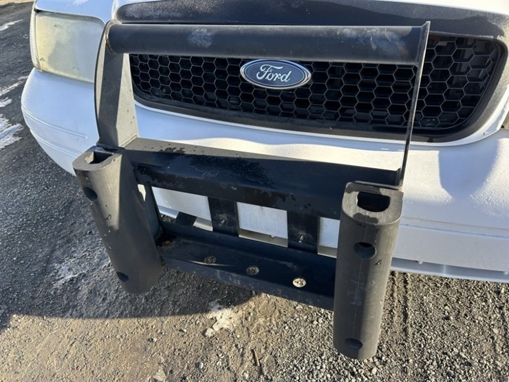 2007-ford-crown-victoria-sedan-image-26