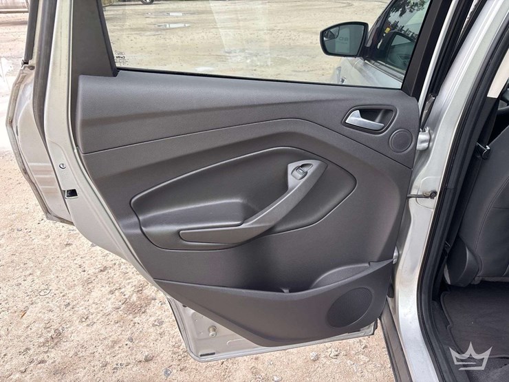 2015-ford-escape-image-21