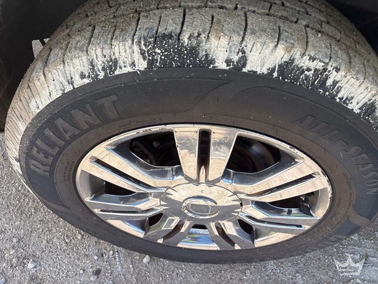 2010-cadillac-srx-image-26