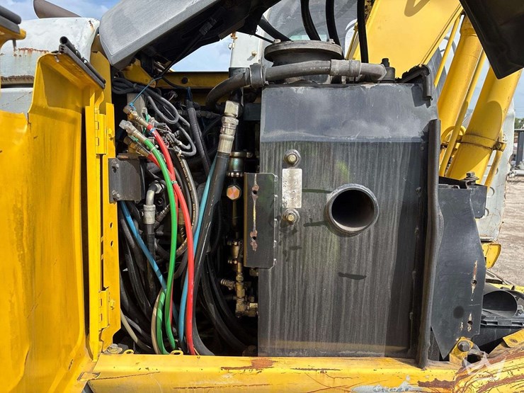 2005-kobelco-135sr-image-22