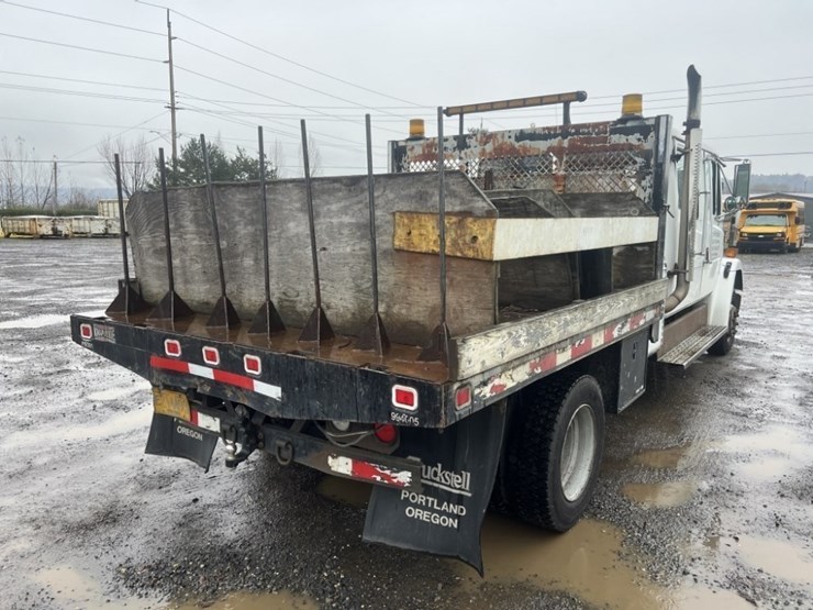 2000-freightliner-fl50-image-4