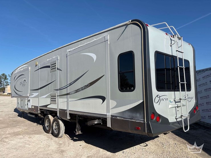 2011-open-range-424rls-42ft.-5th-wheel-t/a-travel-trailer-image-4