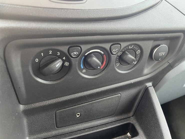 2017-ford-transit-image-32