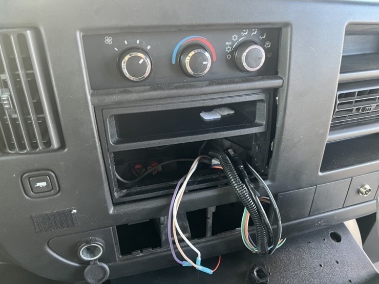 2012-chevrolet-express-school-bus-image-28