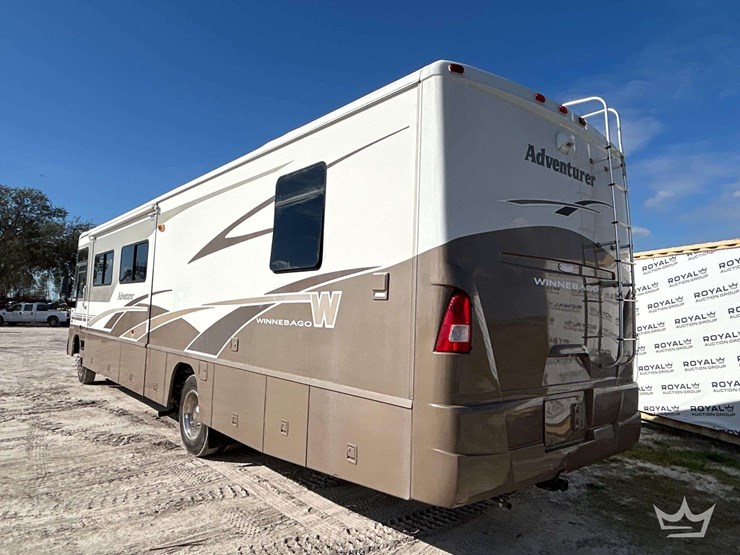 2004-winnebago-adventurer-38g-38ft.-class-a-motorhome-image-4
