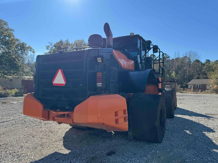 hitachi-zw370-6-image-8