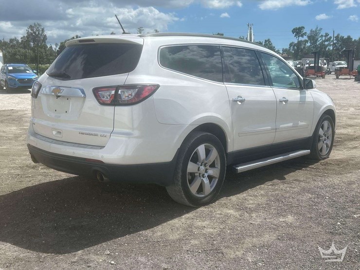 2013-chevrolet-traverse-image-3