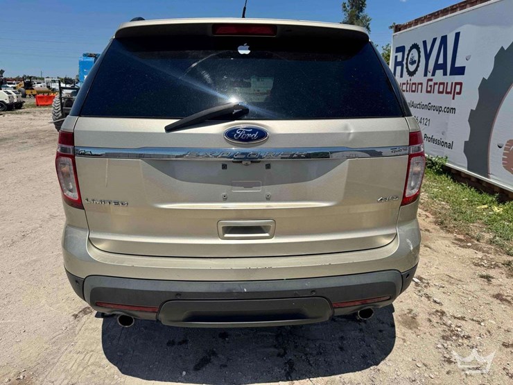 2011-ford-explorer-limited-image-23