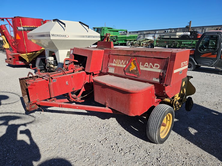 new-holland-570-image-5