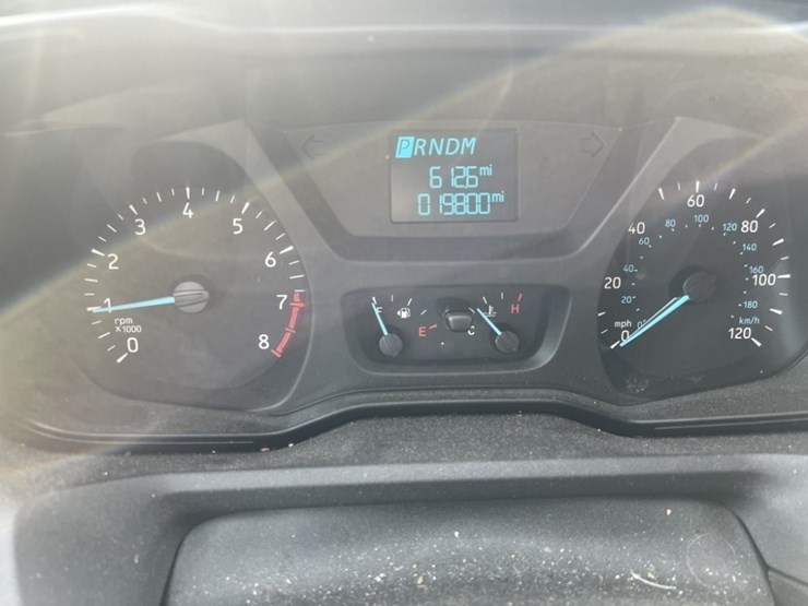 2017-ford-transit-image-28