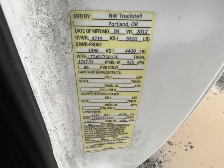 2012-gmc-sierra-utility-truck-image-10