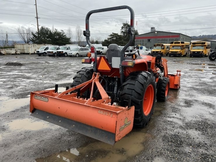 2014-kubota-l5460hst-4wd-compact-utility-tractor-image-4