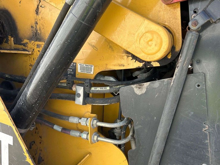 2014-caterpillar-257d-image-27