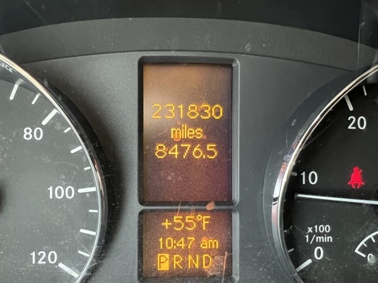 2016-mercedes-benz-sprinter-2500-image-26