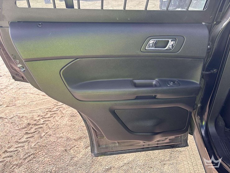 2017-ford-explorer-image-17