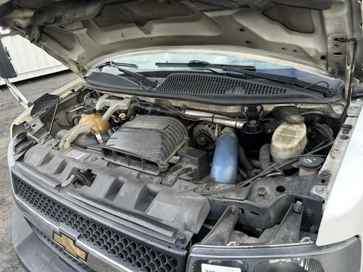 2012-chevrolet-express-paratransit-bus-image-34