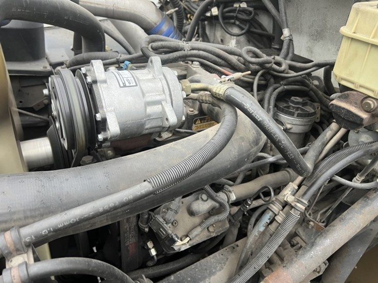 2000-freightliner-fl50-image-9