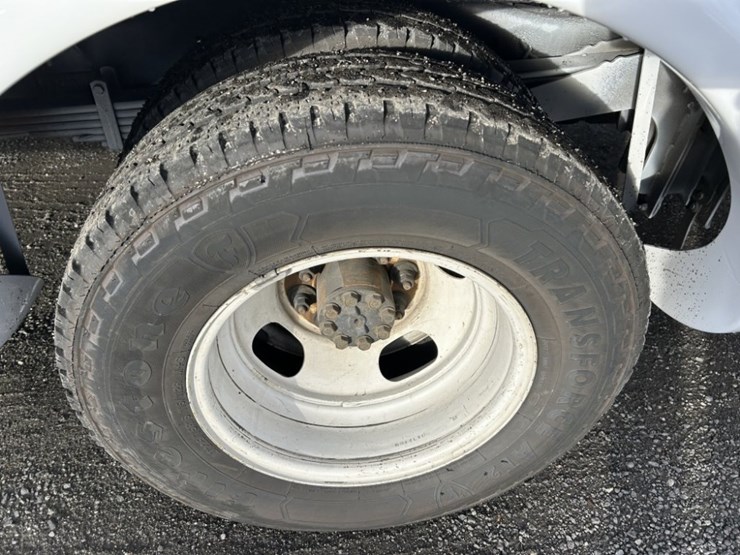 2012-chevrolet-express-paratransit-bus-image-11