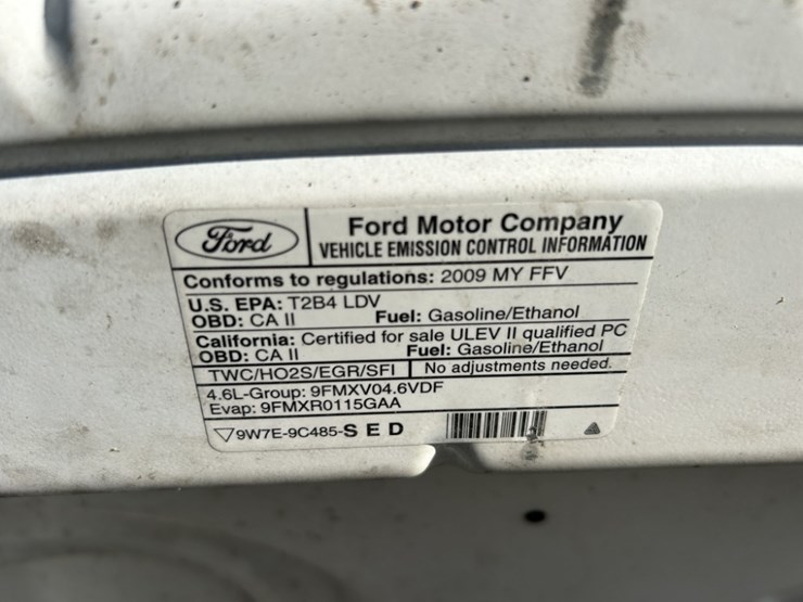 2009-ford-crown-victoria-sedan-image-41