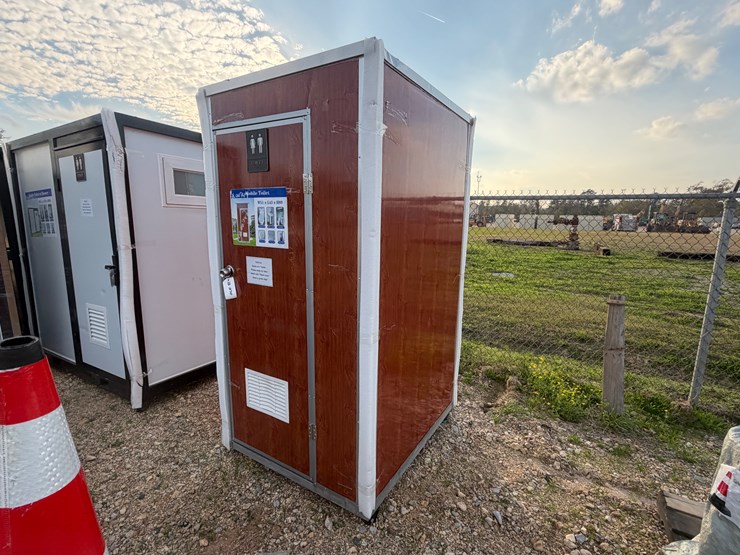 #8067-•-single-stall-portable-toilet-sink-|-grain-look-image-4