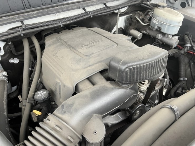 2012-gmc-sierra-utility-truck-image-18