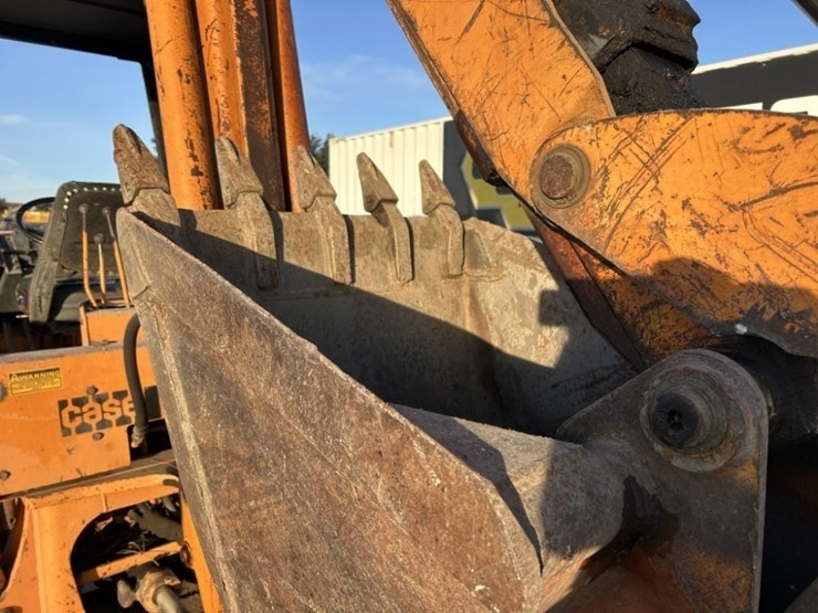 1976-case-580c-image-25