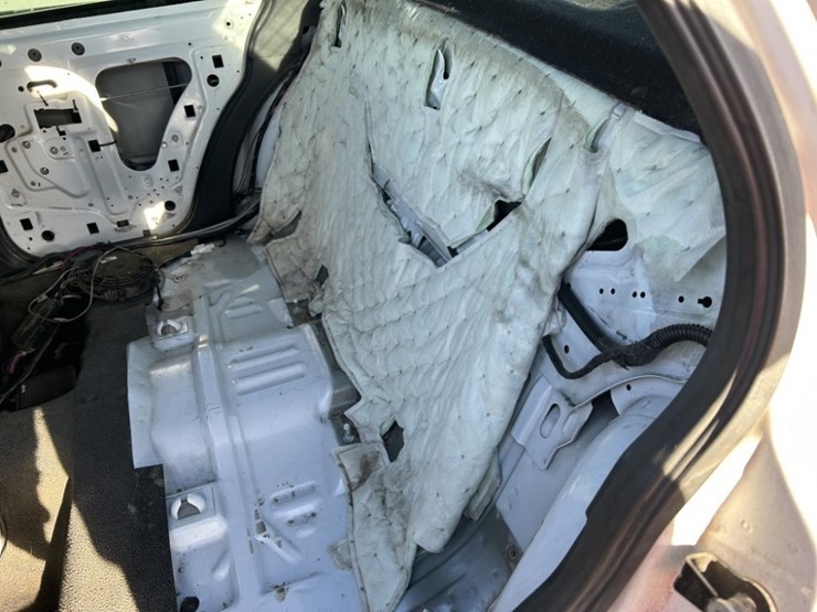 2009-ford-crown-victoria-sedan-image-24