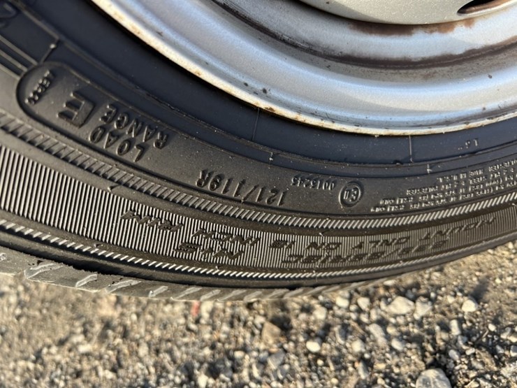 2016-ford-transit-image-12