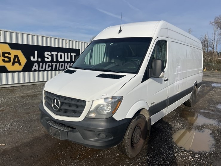 2016-mercedes-benz-sprinter-2500-image-1