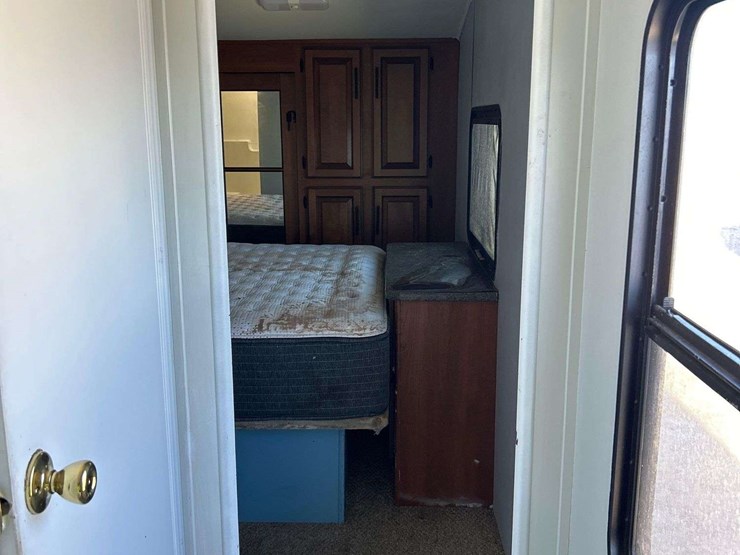 2013-keystone-laredo-la329re13-37ft.-t/a-fifth-wheel-travel-trailer-image-34