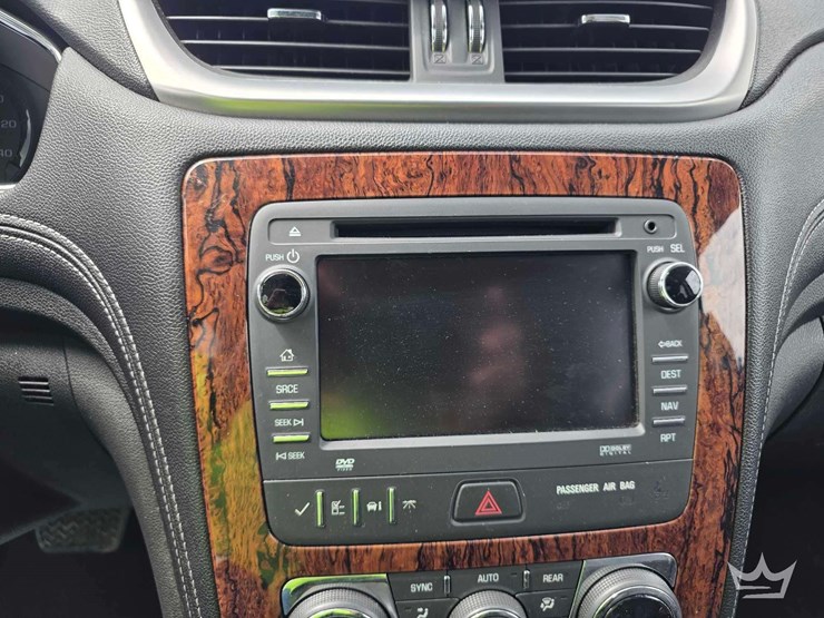 2013-chevrolet-traverse-image-30