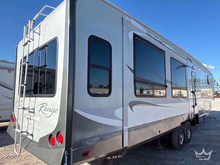 2011-open-range-424rls-42ft.-5th-wheel-t/a-travel-trailer-image-3