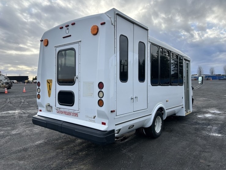 2012-chevrolet-express-paratransit-bus-image-5