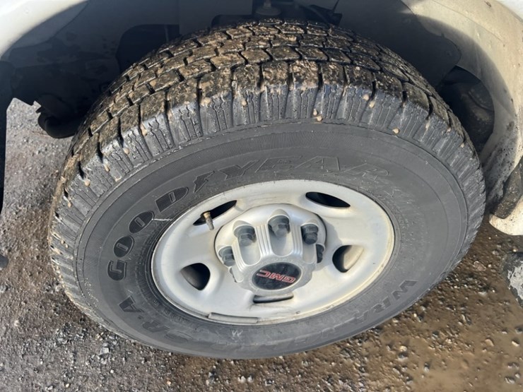 2012-gmc-savana-cargo-van-image-15