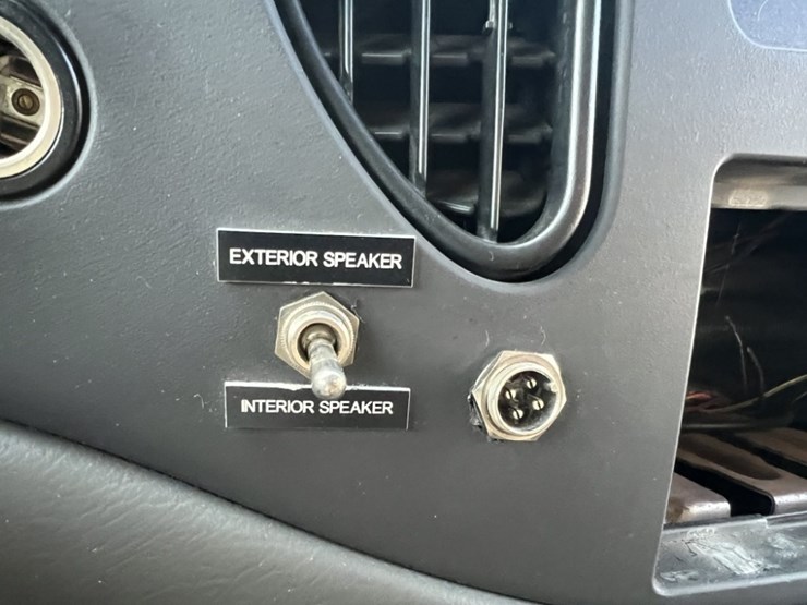 2004-ford-e350-sd-image-33