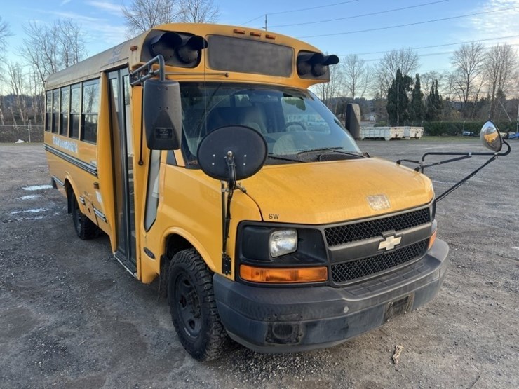 2007-chevrolet-express-school-bus-image-2