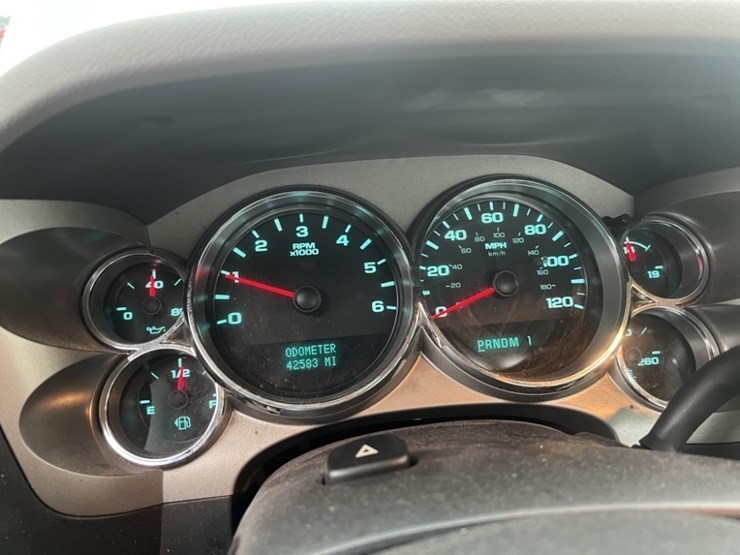 2012-gmc-sierra-utility-truck-image-23