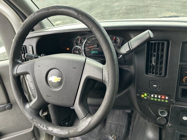 2012-chevrolet-express-paratransit-bus-image-13