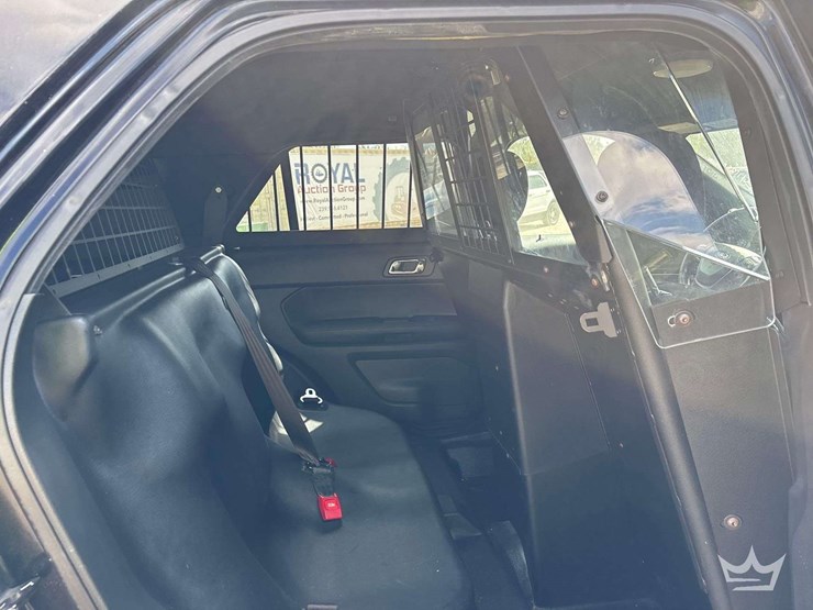 2017-ford-explorer-image-26